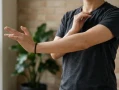 产妇产后指南：产后体虚怎么循序渐进练回来？(传统养生功法常见问题FAQ)